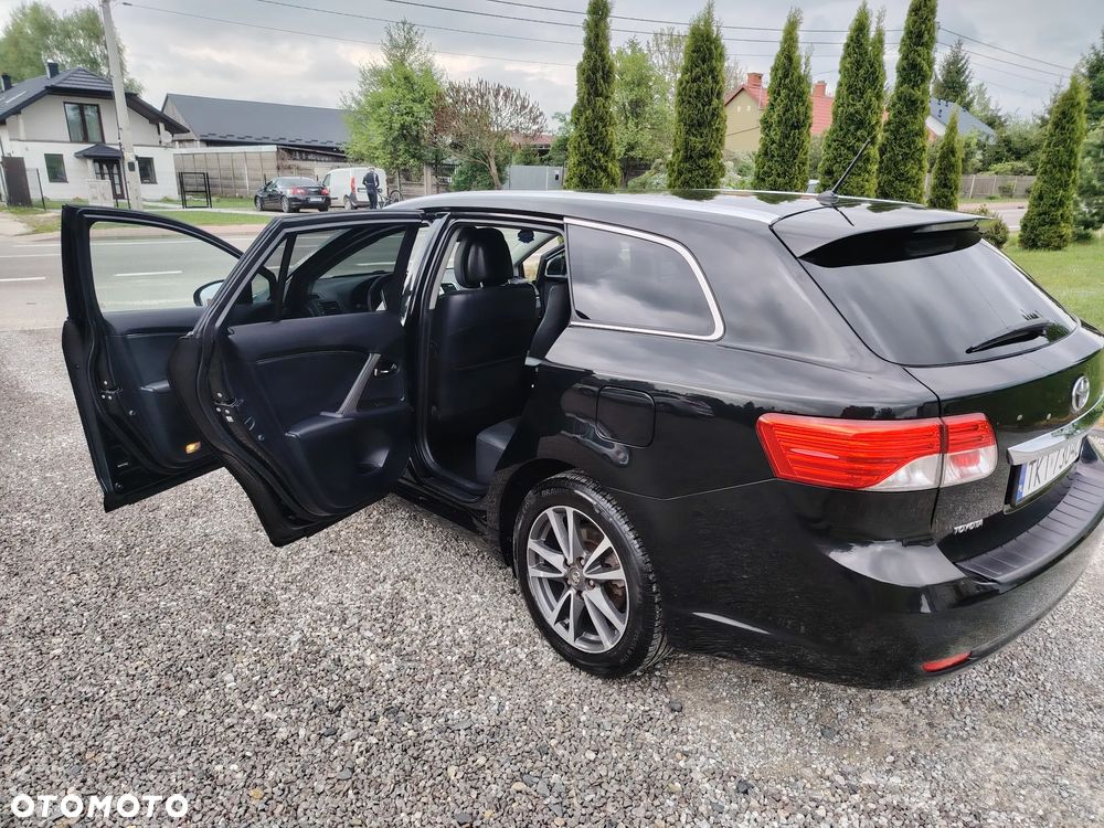 Toyota Avensis 1.8 Comfort - 12