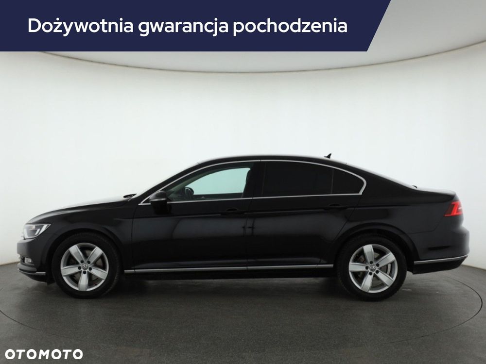 Volkswagen Passat - 4