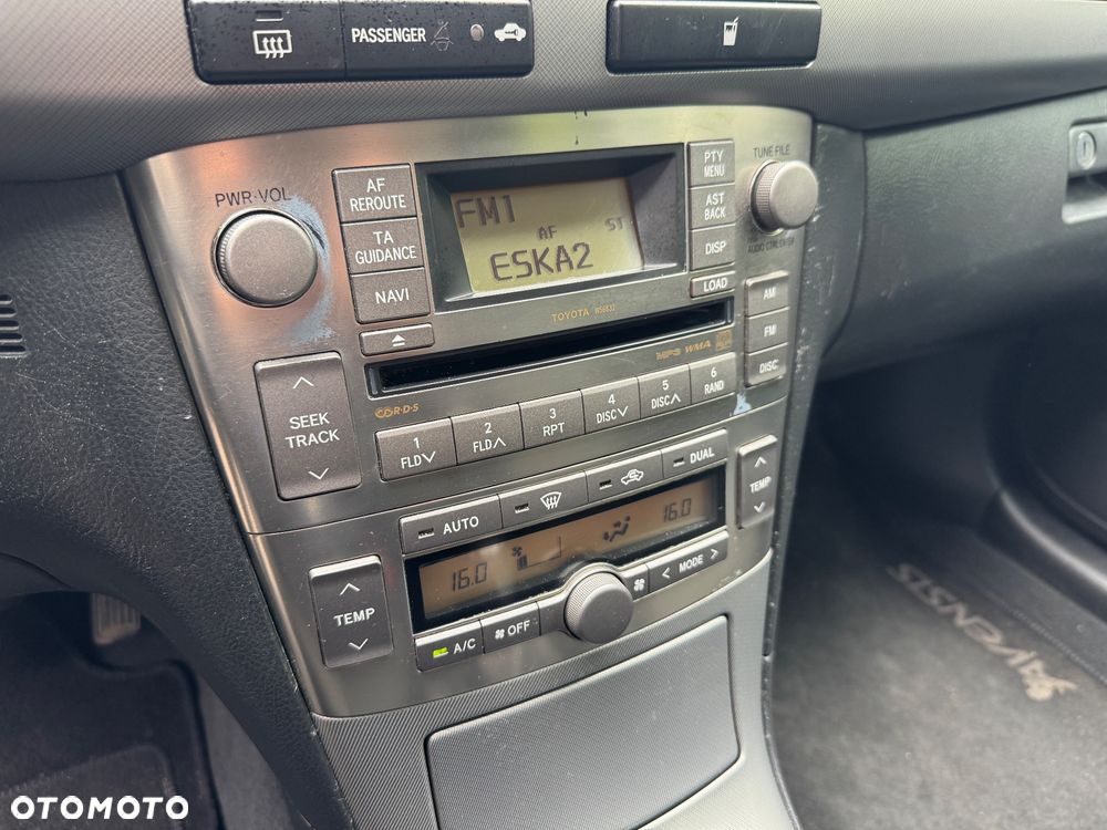 Toyota Avensis - 15