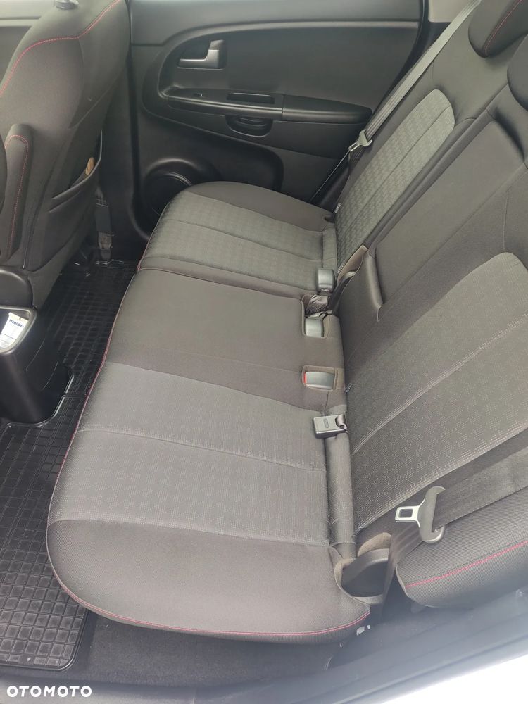 Kia Venga 1.6 Business Line - 11