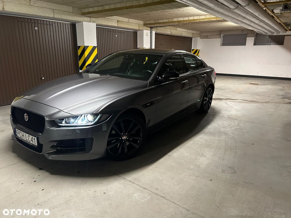 Jaguar XE - 9