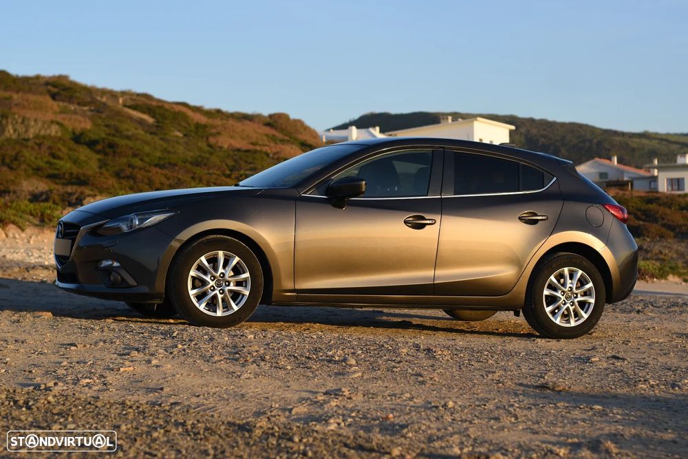 Mazda 3 Hatchback 1.5 Sky-G Evolve Navi - 4