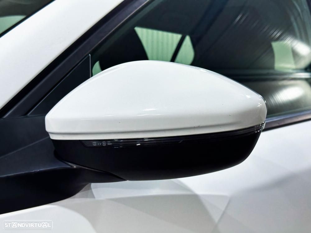 Peugeot 2008 1.2 PureTech Allure EAT8 - 15