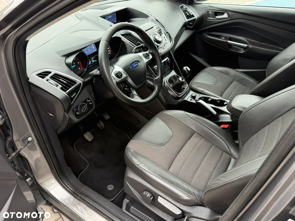 Ford Kuga 2.0 TDCi 4x4 Titanium - 24