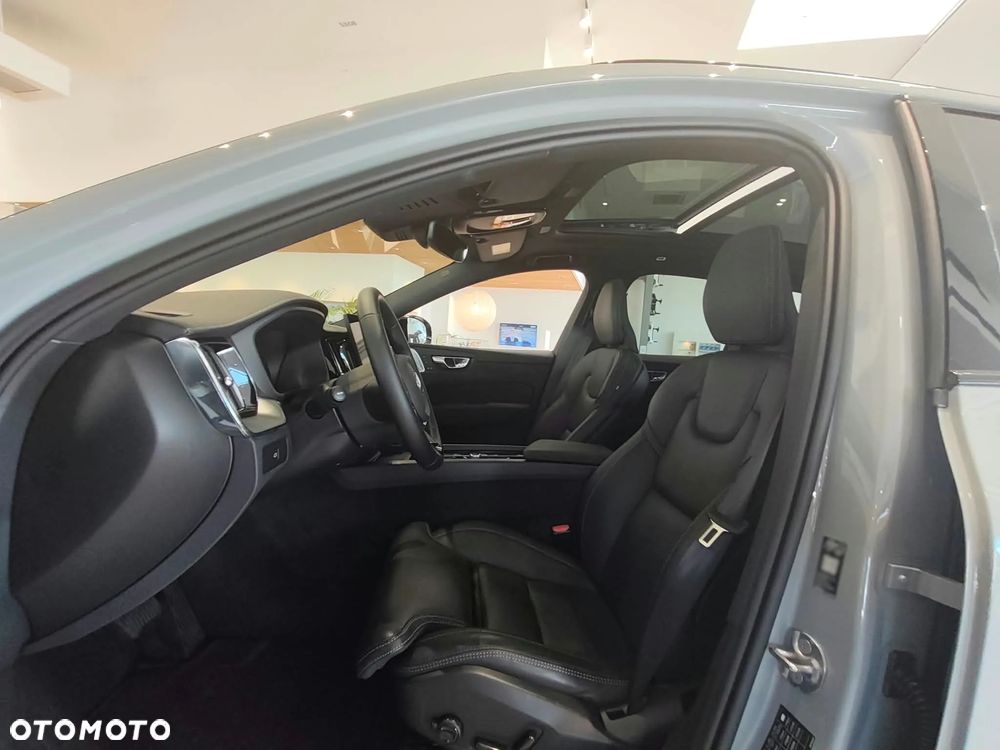 Volvo XC 60 B5 B AWD Ultimate Black Edition - 28