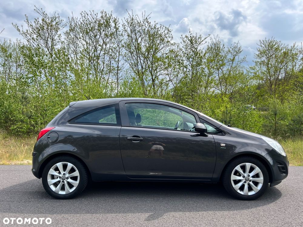 Opel Corsa 1.2 16V Edition / Active - 10