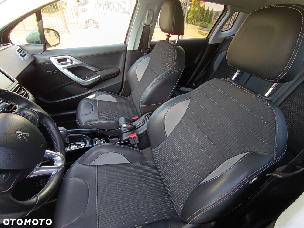 Peugeot 2008 PureTech 110 Stop&Start EAT6 GT-Line Edition - 9