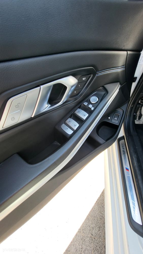 BMW Seria 3 330e M Sport sport - 11