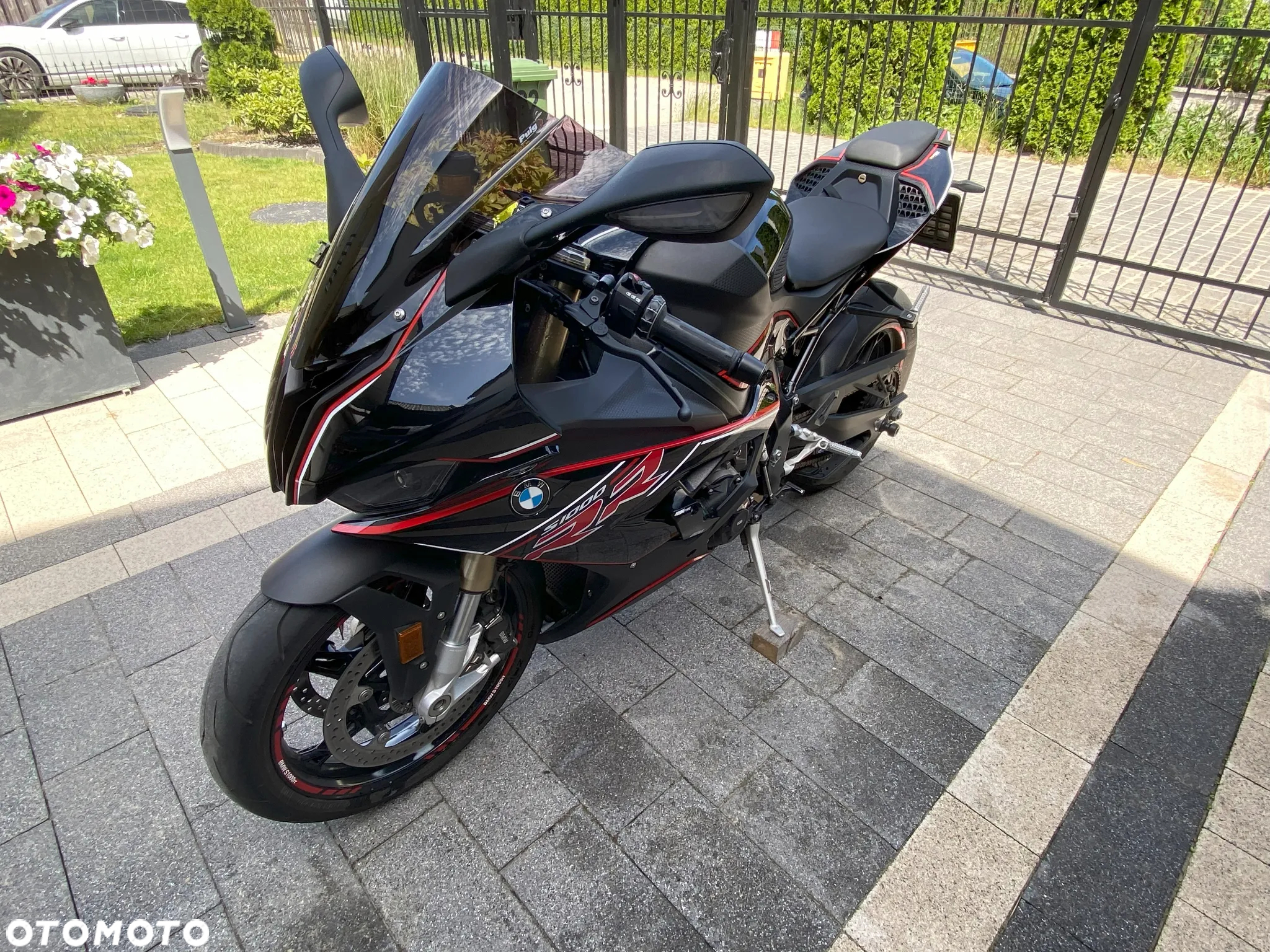 BMW S - 9