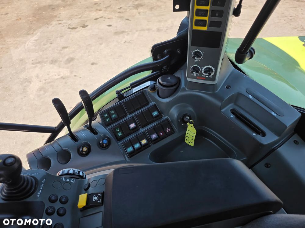 Claas AXION 820  CEBIS - 17