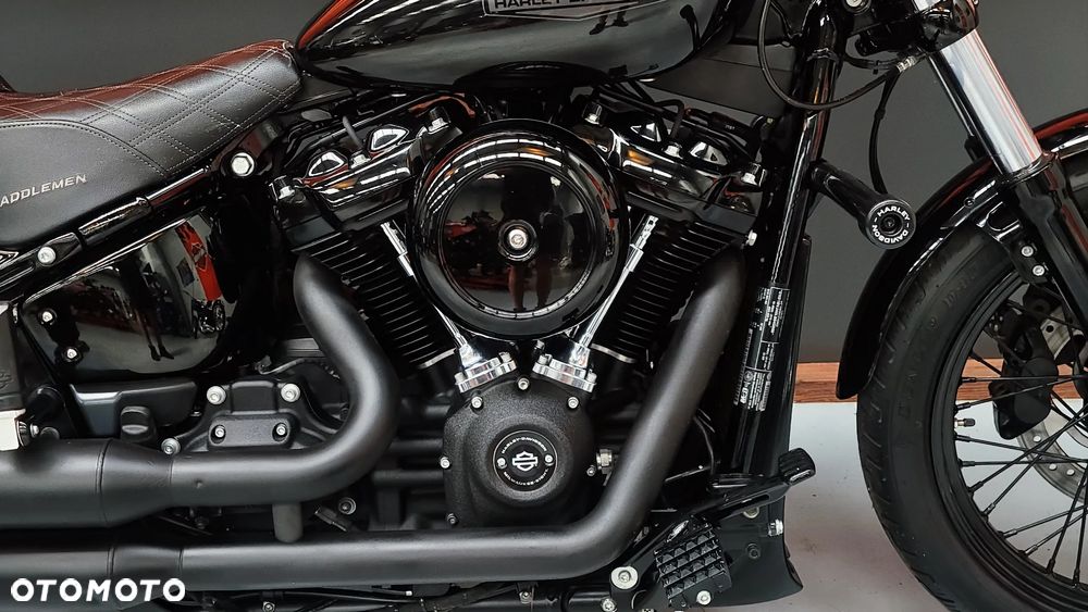 Harley-Davidson Softail Street Bob - 13