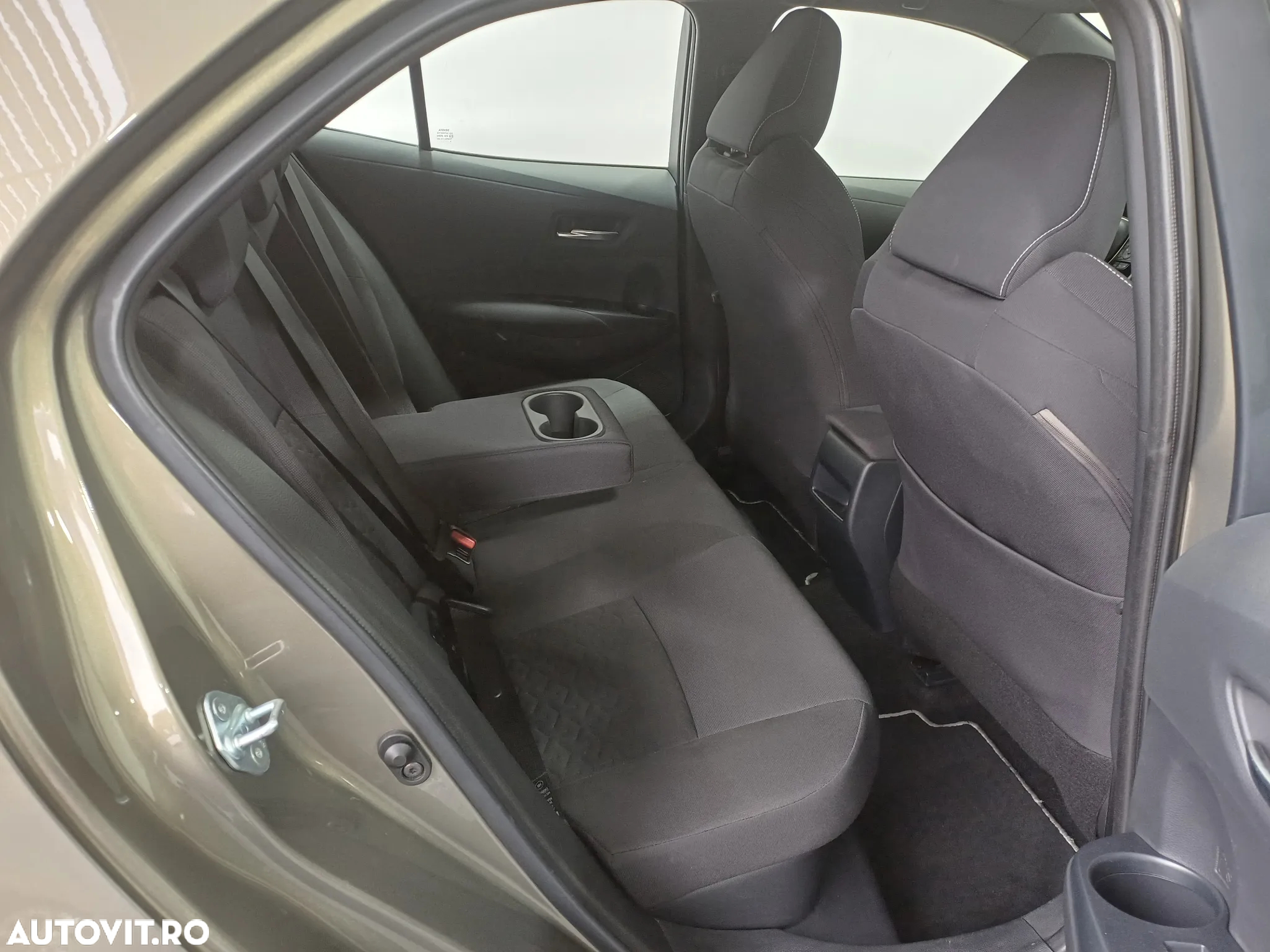 Toyota Corolla Sedan 1.8 HSD Dynamic - 22