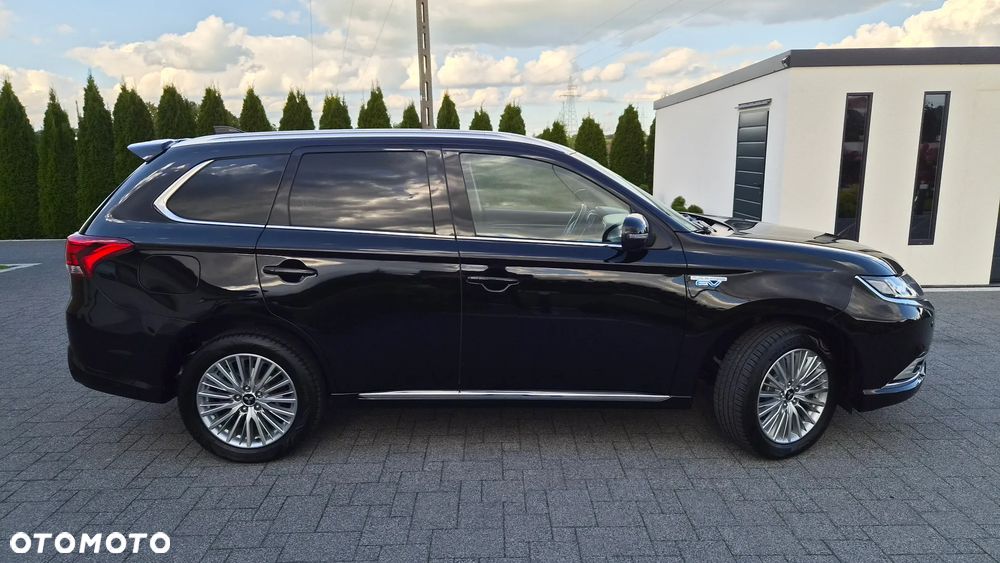 Mitsubishi Outlander 2.4 4WD Diamant - 26
