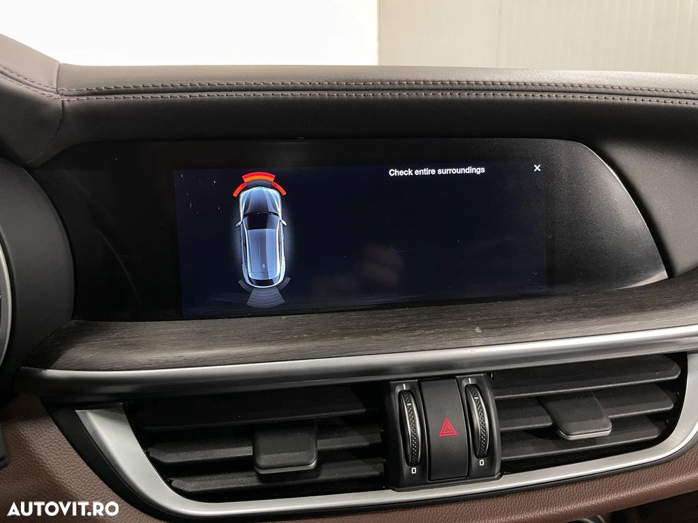 Alfa Romeo Stelvio 2.0 Turbo AWD AT8 Veloce - 16