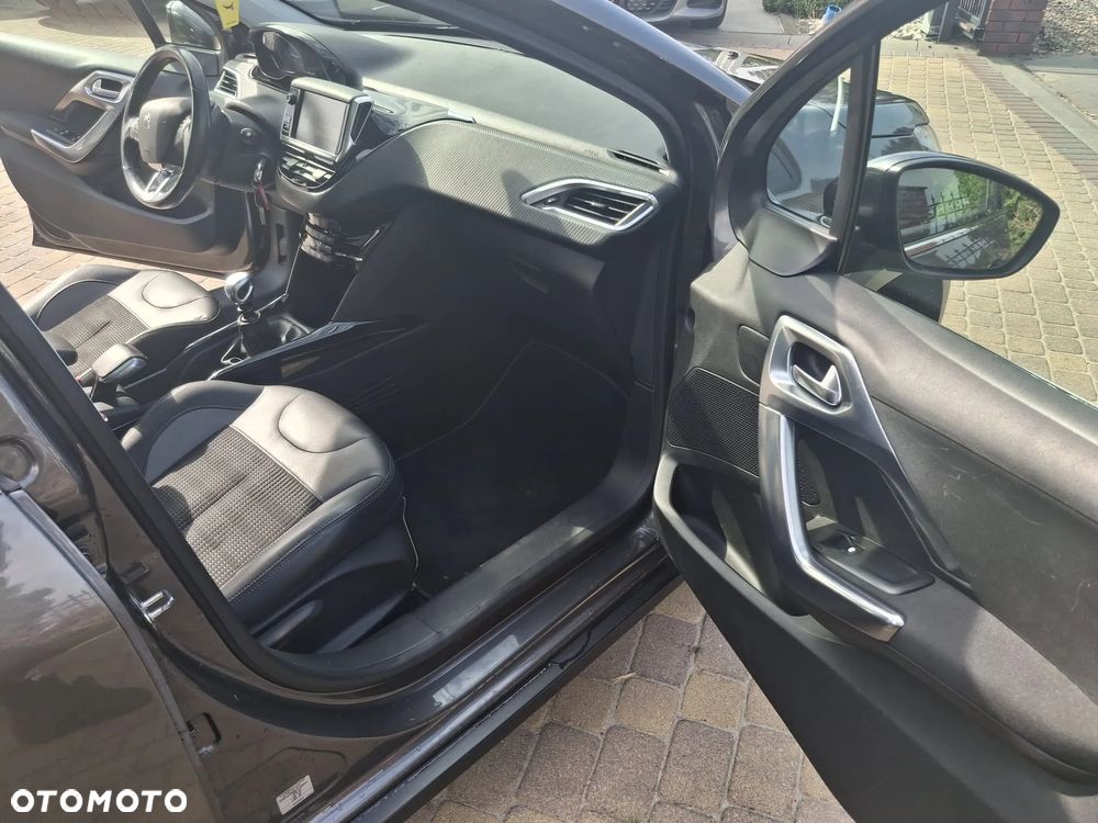 Peugeot 2008 PureTech 130 Allure Pack - 12