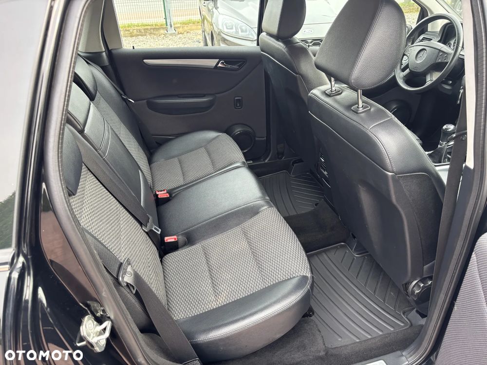 Mercedes-Benz Klasa B 200 SPORT EDITION - 15