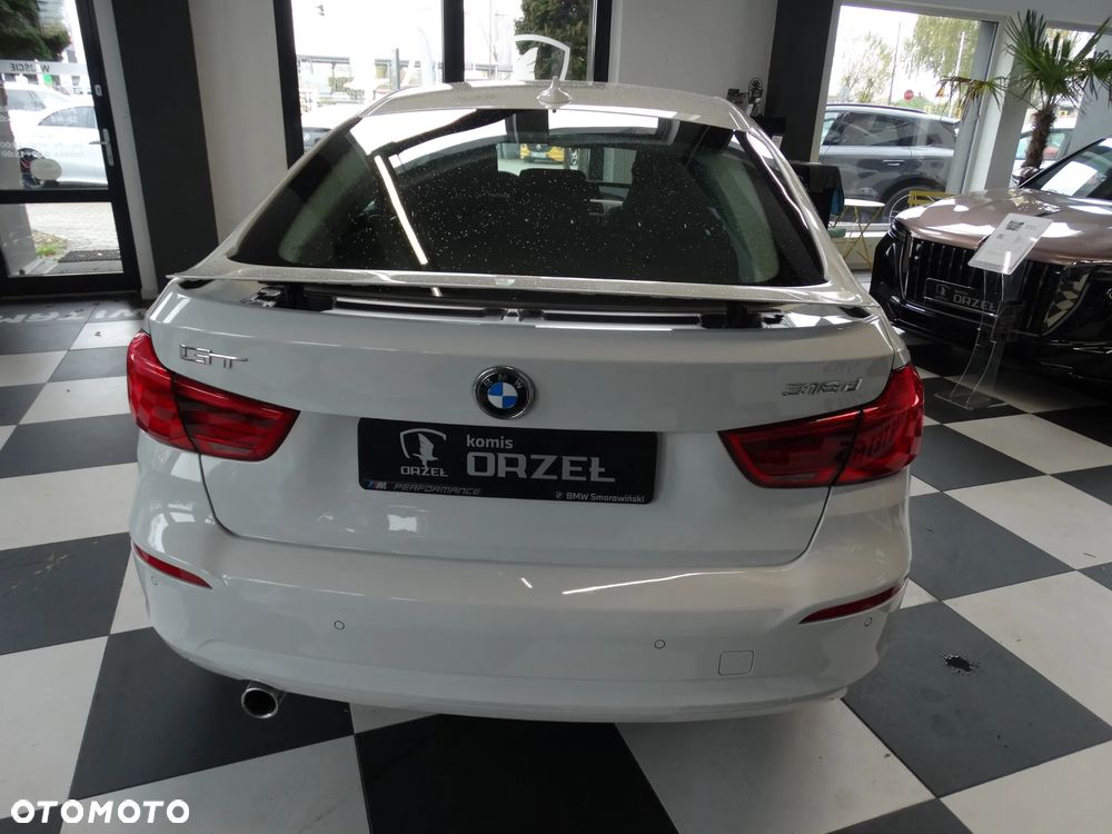BMW Seria 3 318d Luxury Line - 13