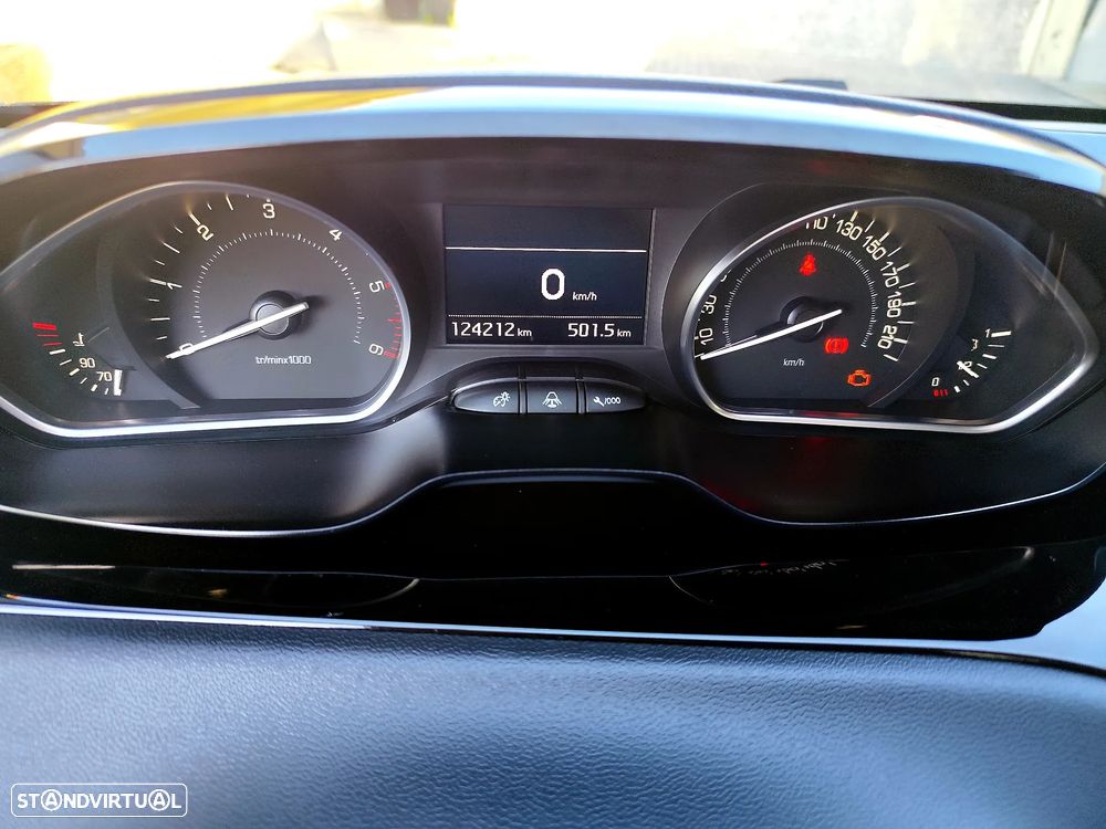 Peugeot 208 1.4 HDi Allure - 12