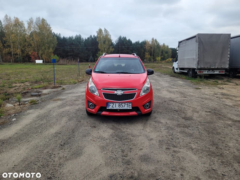 Chevrolet Spark 2011 photo 2