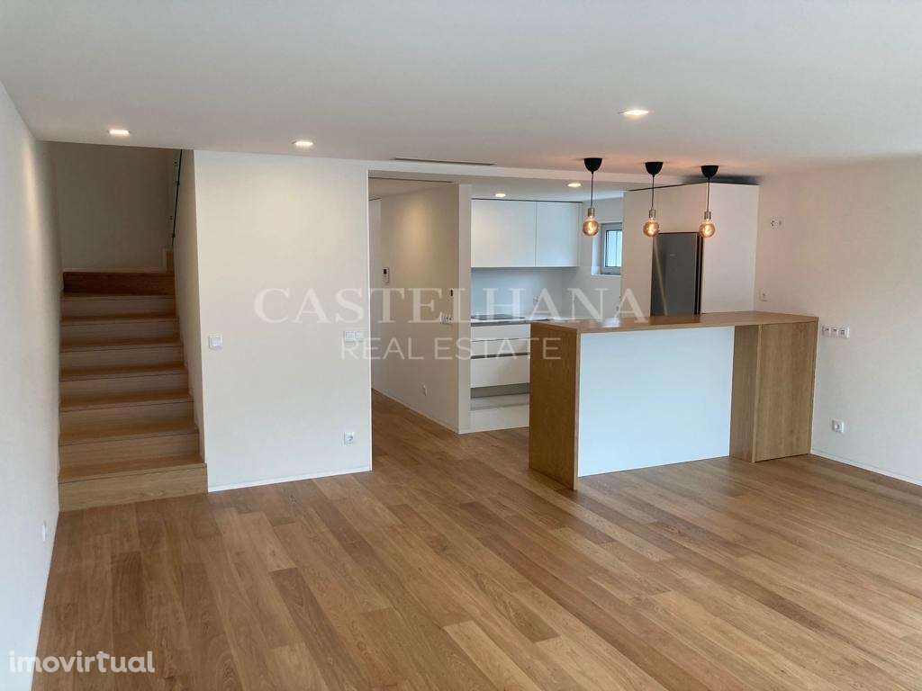Moradia T4 triplex situado junto ao Parque da Cidade, Porto - Grande imagem: 4/43