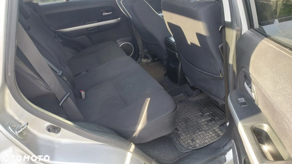 Suzuki Grand Vitara - 12