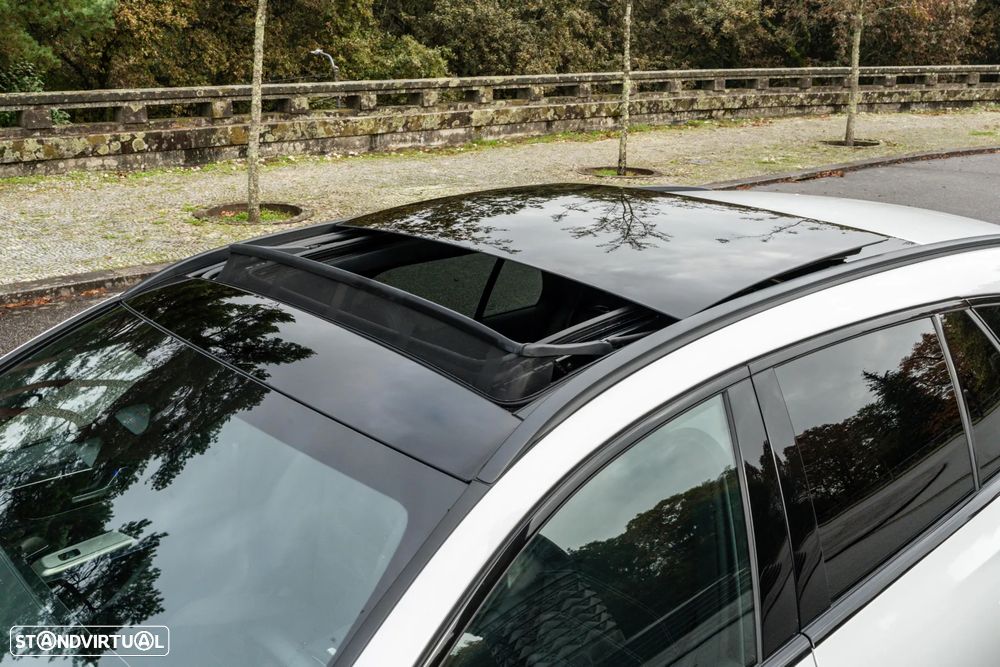 Mercedes-Benz E 300 e 4Matic 9G-TRONIC - 41