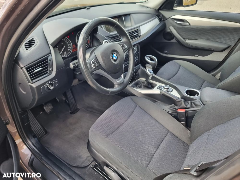 BMW X1 sDrive16d Sport Line - 7