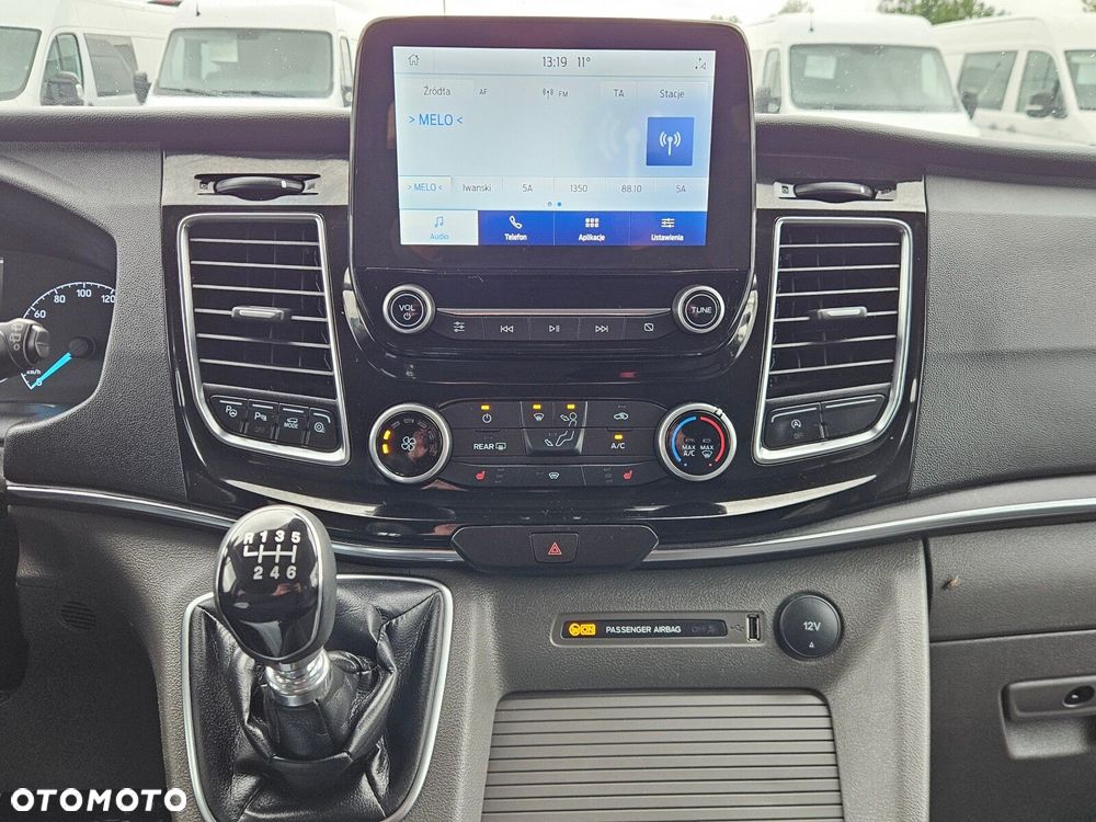 Ford Tourneo Custom - 31