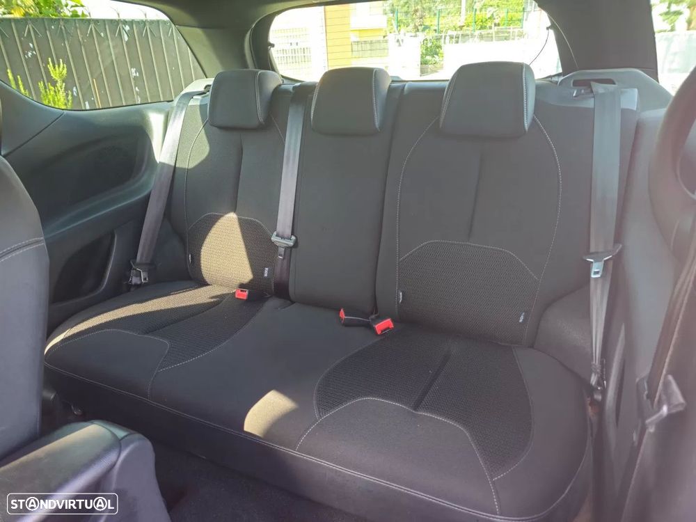 Citroën DS3 1.6 e-HDi So Chic — fotografia 10