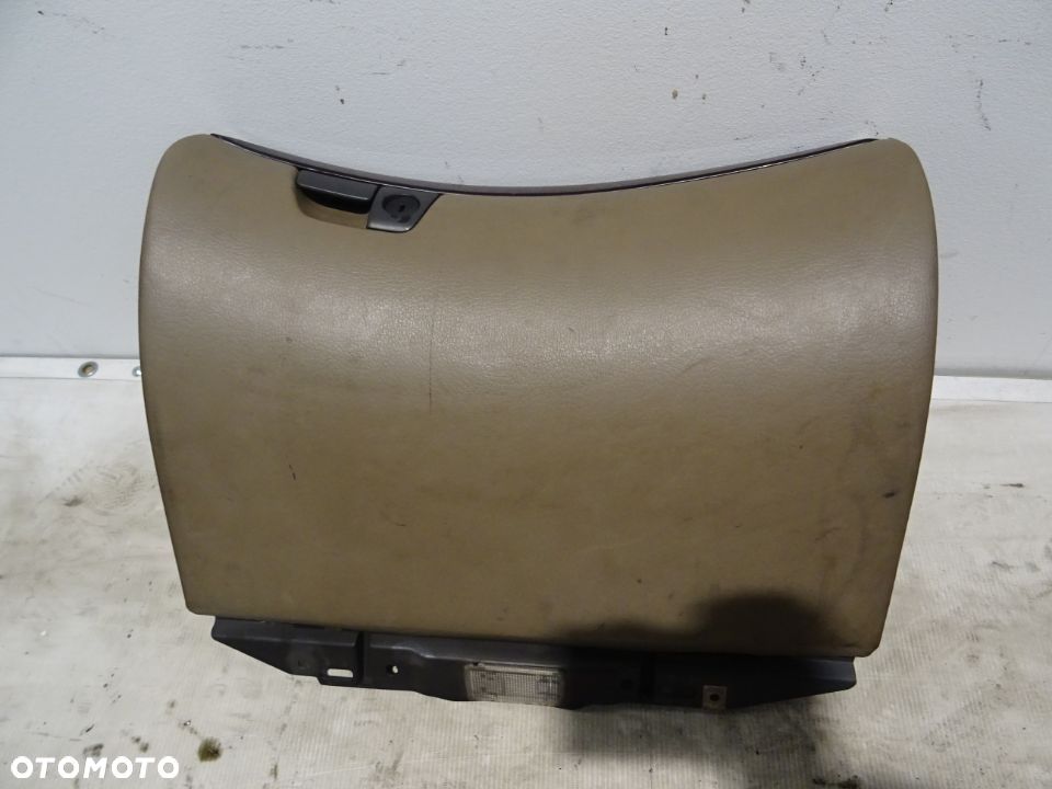 VOLVO V70 2.5T 00-04 SCHOWEK PASAŻERA - 2