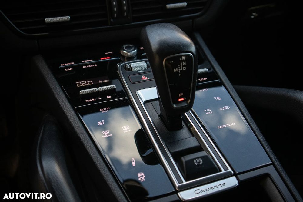 Porsche Cayenne Standard - 16