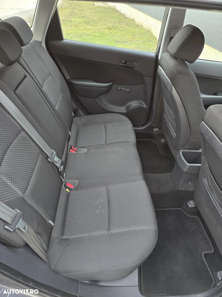 Hyundai i30 1.6 CRDI Edition Plus - 12