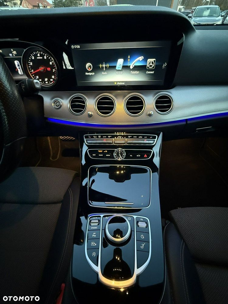 Mercedes-Benz Klasa E - 15