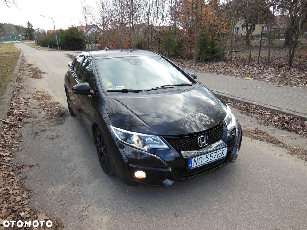 Honda Civic 1.6 i-DTEC Executive Black Edition - 1