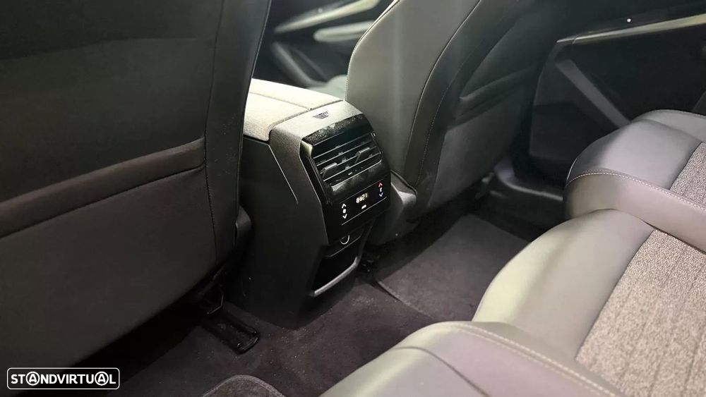 Peugeot 5008 1.2 Hybrid Allure e-DCS6 - 17