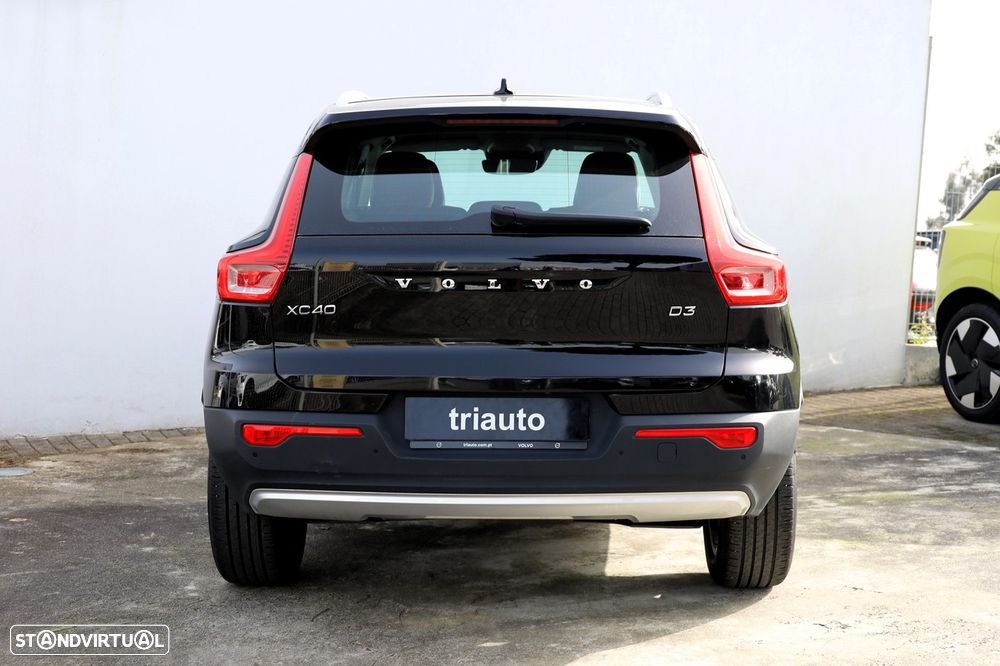 Volvo XC 40 2.0 D3 Momentum Geartronic - 3