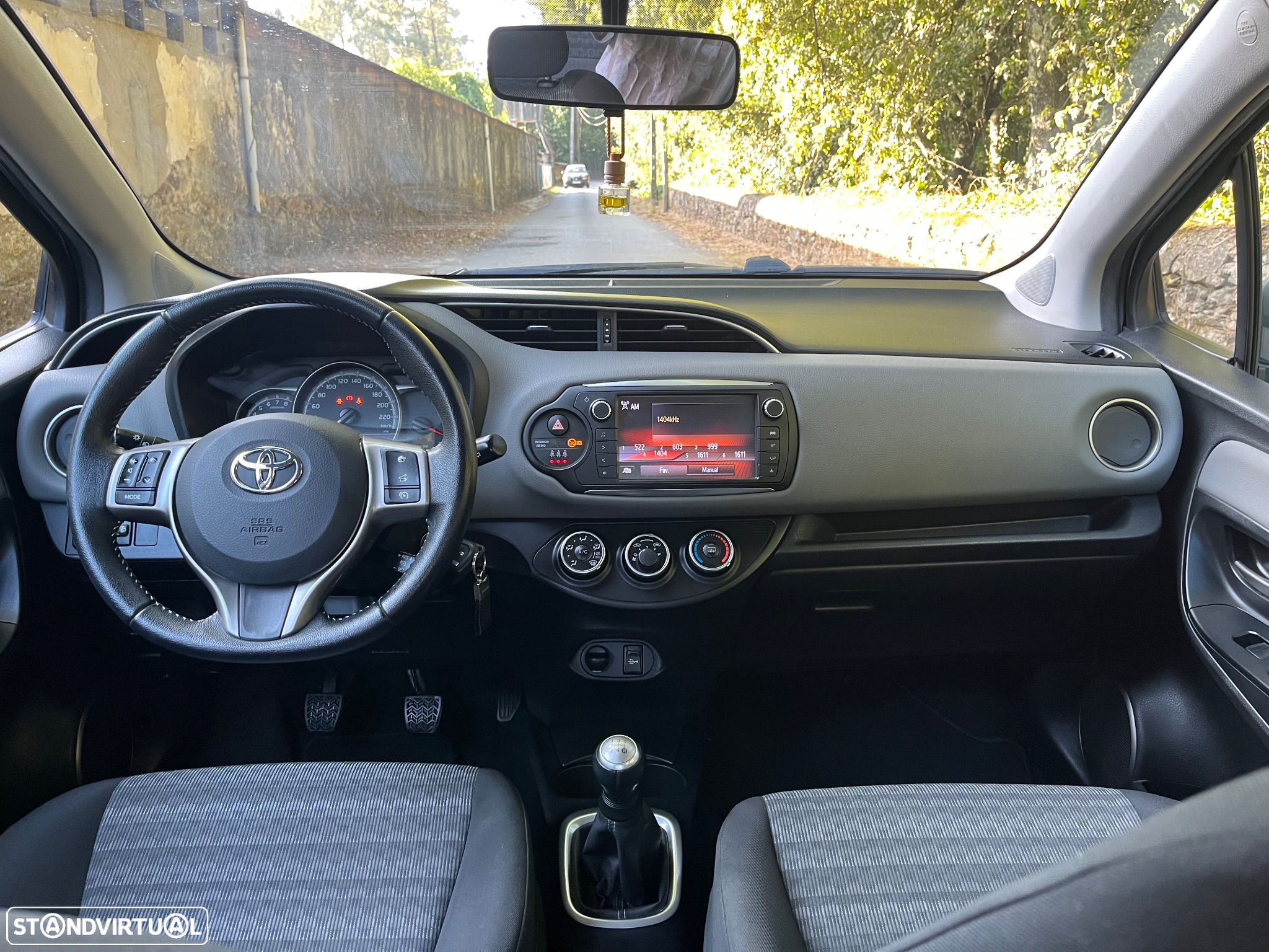 Toyota Yaris 1.0 VVT-i Comfort+P.Style - 5