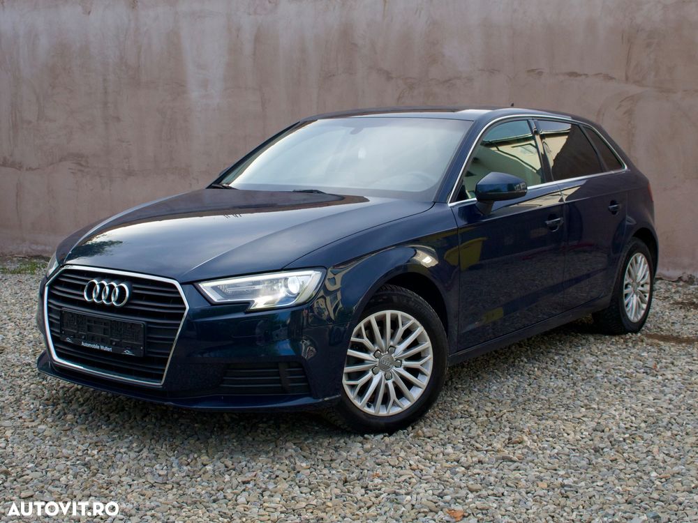 Audi A3 1.6 TDI S tronic Sport - 1