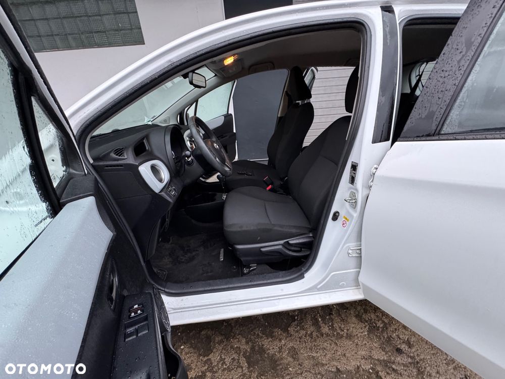 Toyota Yaris Hybrid 100 Premium - 8