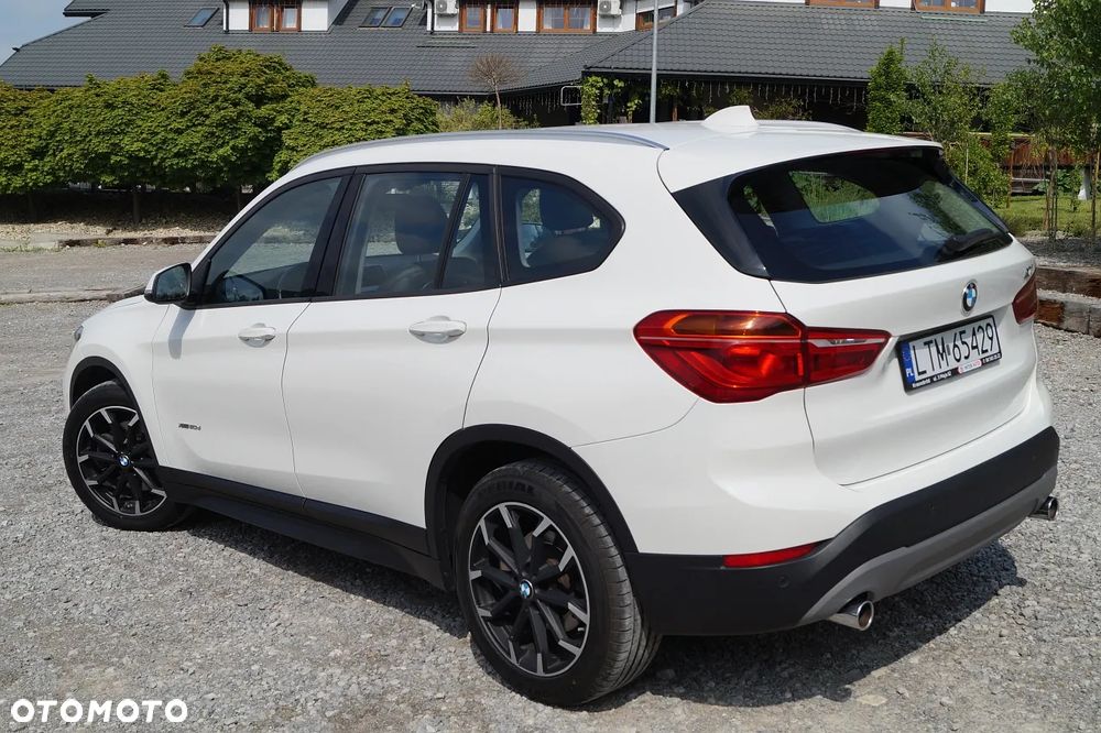 BMW X1 xDrive20d Sport Line - 2