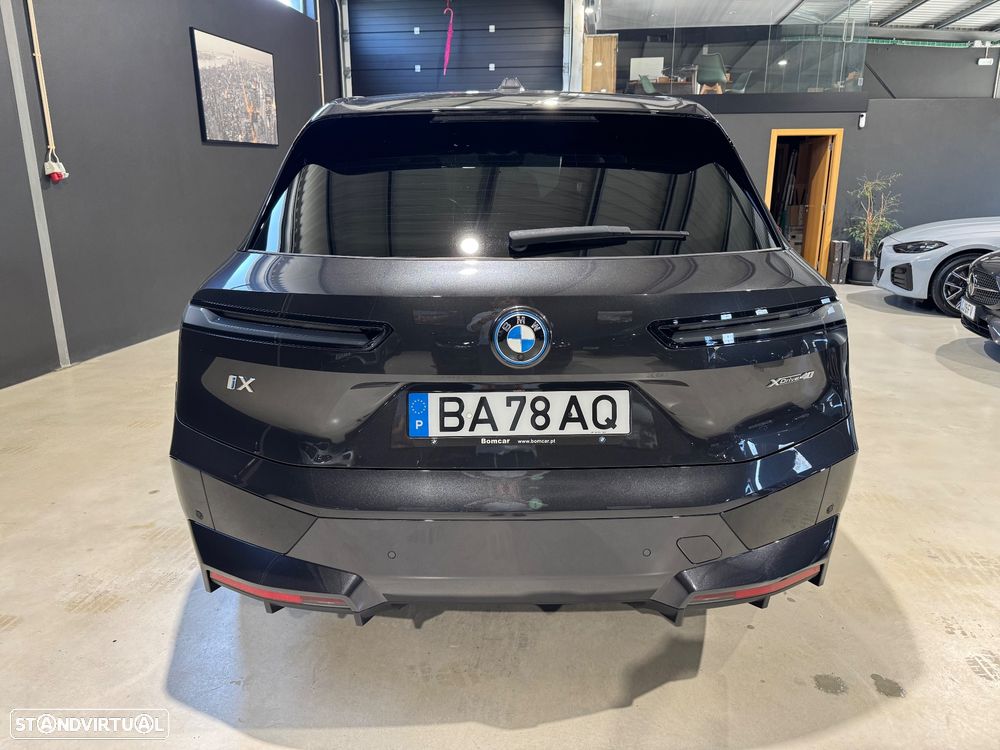 BMW iX xDrive 40 Pack Desportivo - 9