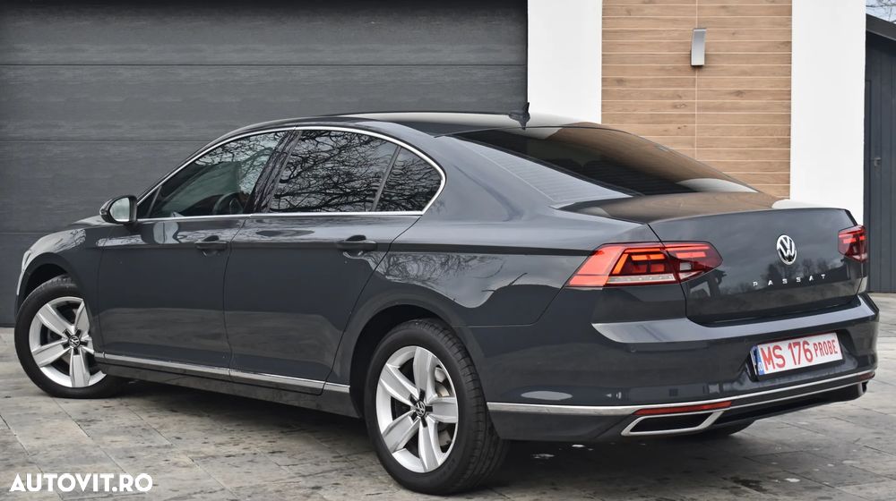 Volkswagen Passat Variant 2.0 TDI SCR DSG Highline - 15