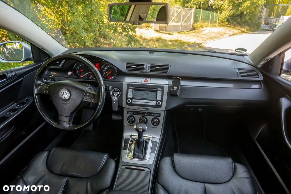 Volkswagen Passat Variant 3.2 V6 FSI 4Motion DSG Highline - 35