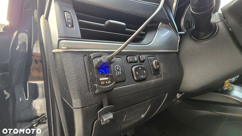 Toyota Avensis 2.0 D-4D Premium - 19