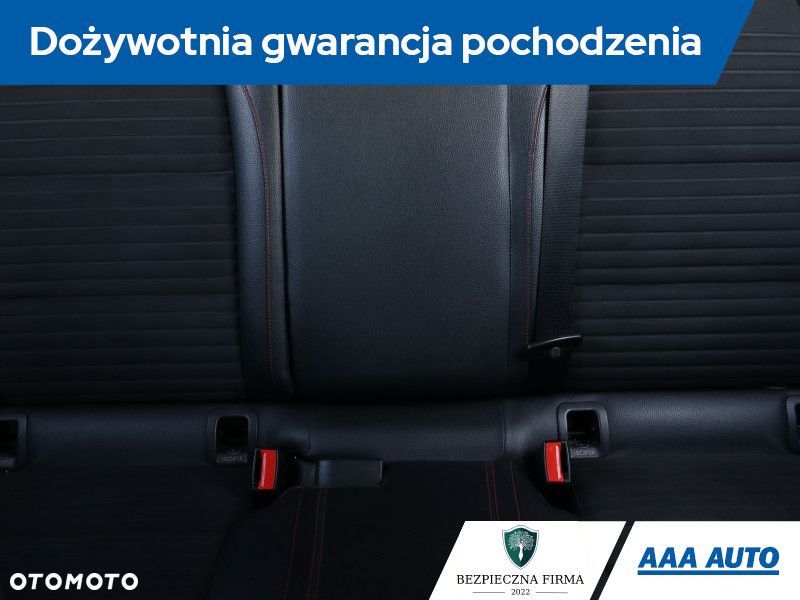 Mercedes-Benz CLA - 11