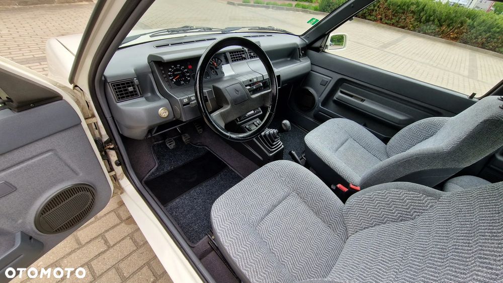 Renault 5 - 10