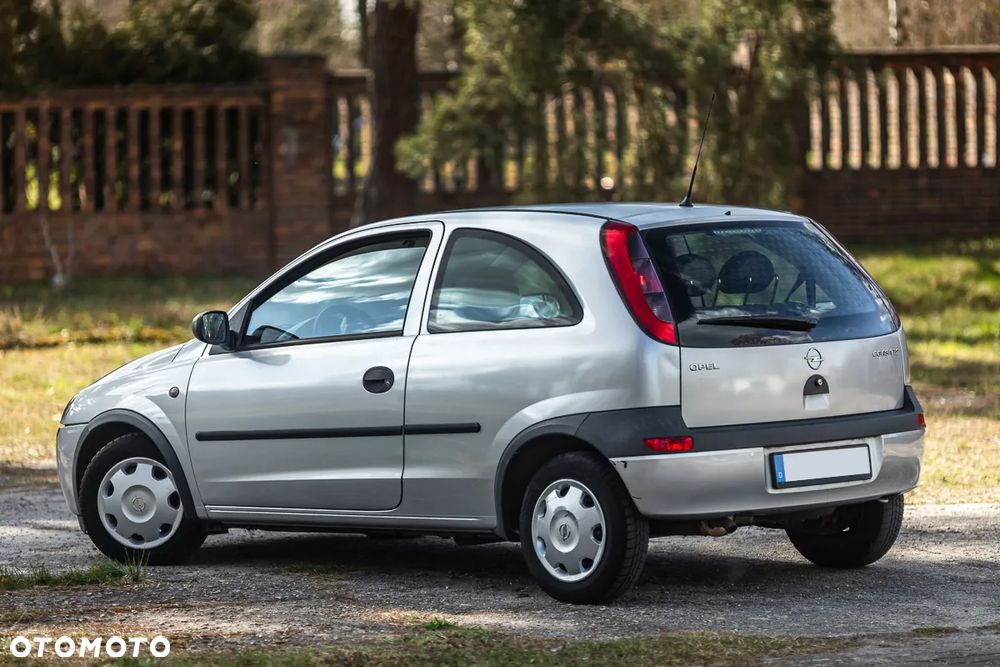 Opel Corsa 1.2 16V - 16