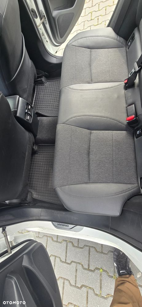 Toyota Corolla 2.0 Hybrid Comfort - 16