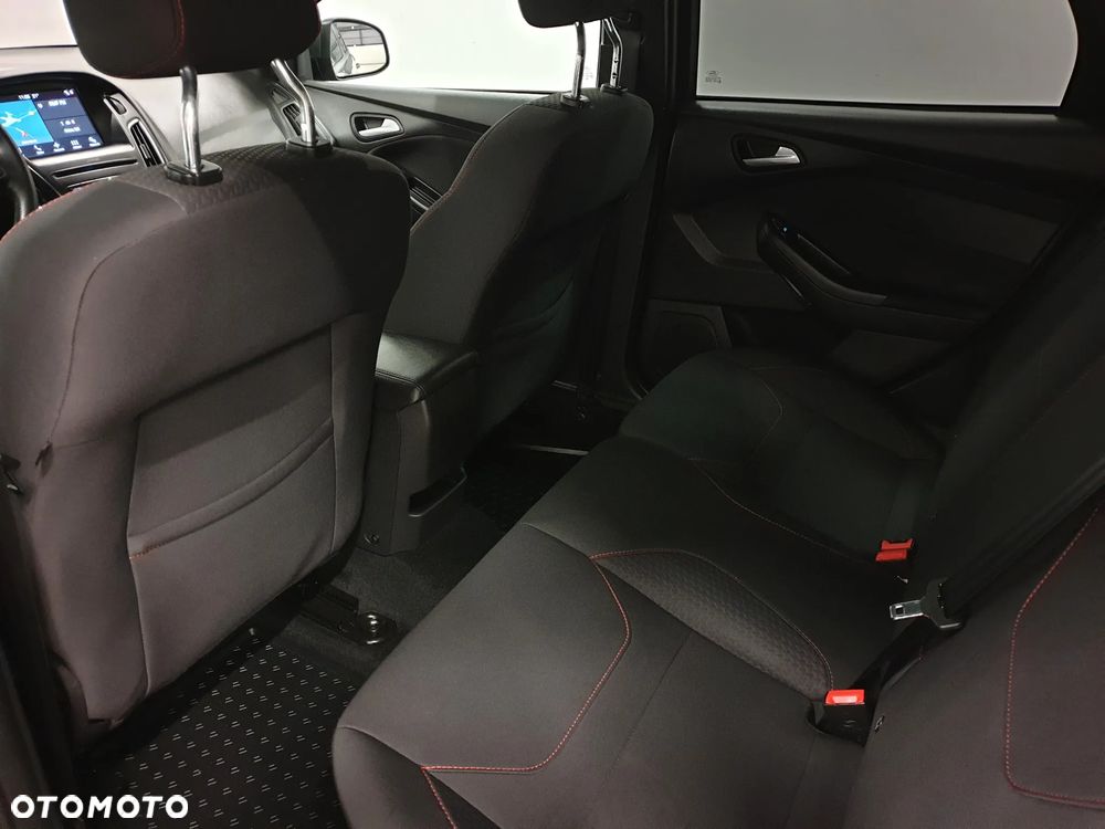 Ford Focus 1.5 EcoBoost STart-Stopp-System ST-LINE - 39