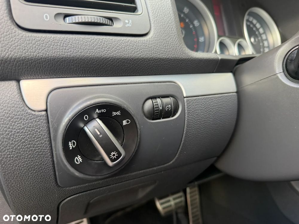 Volkswagen Golf - 31